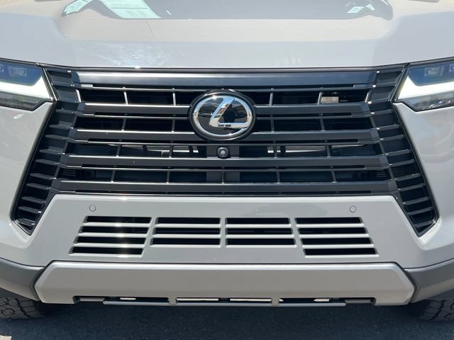Used 2025 Lexus GX 550 w/ Accessory Package (32) AWD/4WD video 4