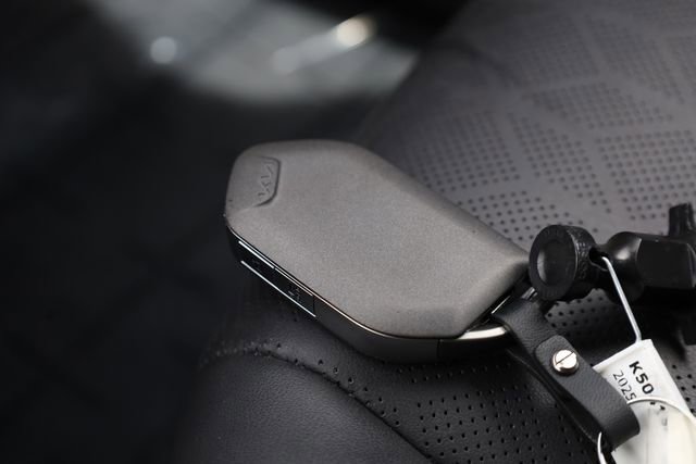 Certified 2025 Kia Carnival image 33