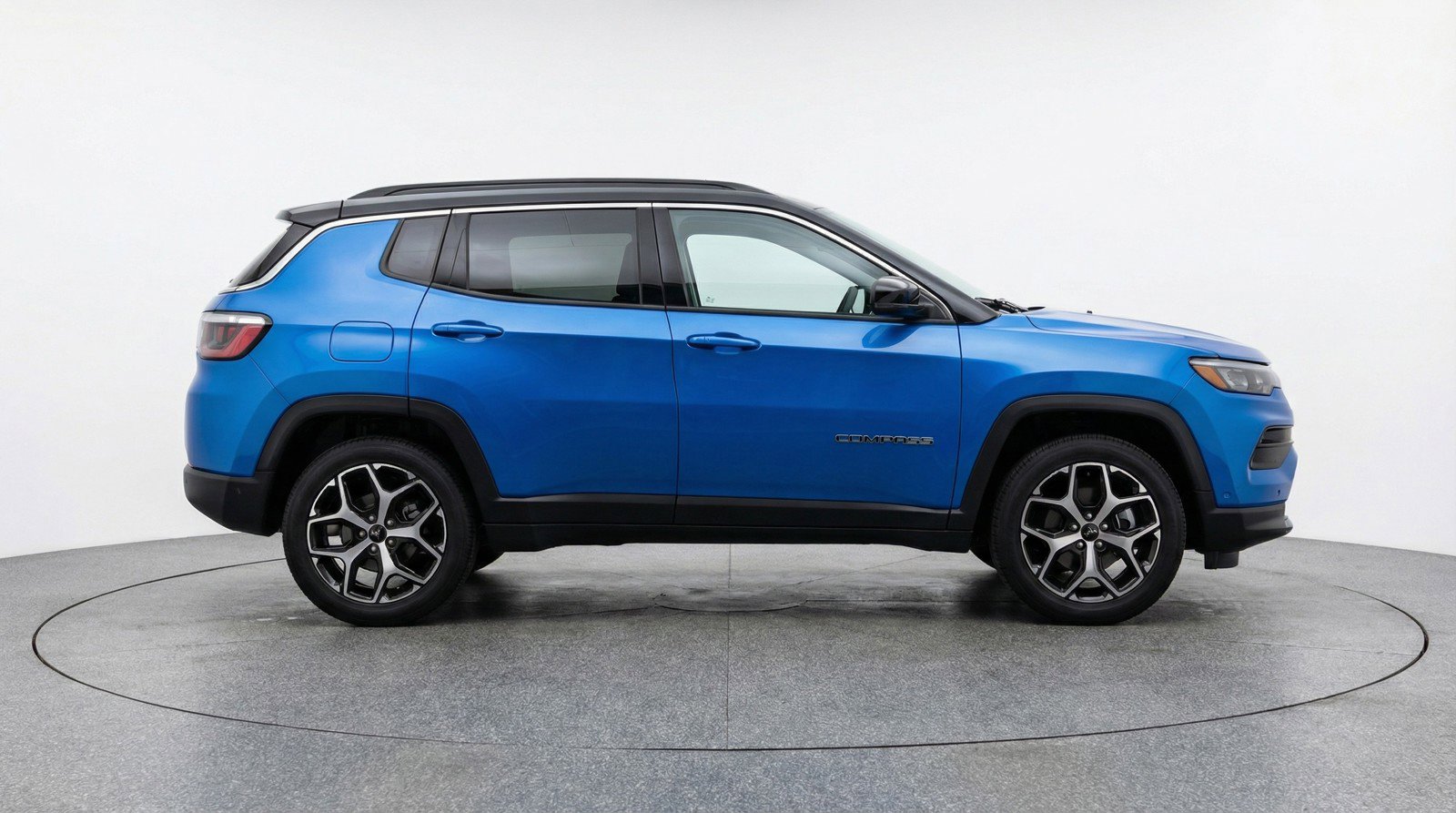 Used 2025 Jeep Compass Limited image 11