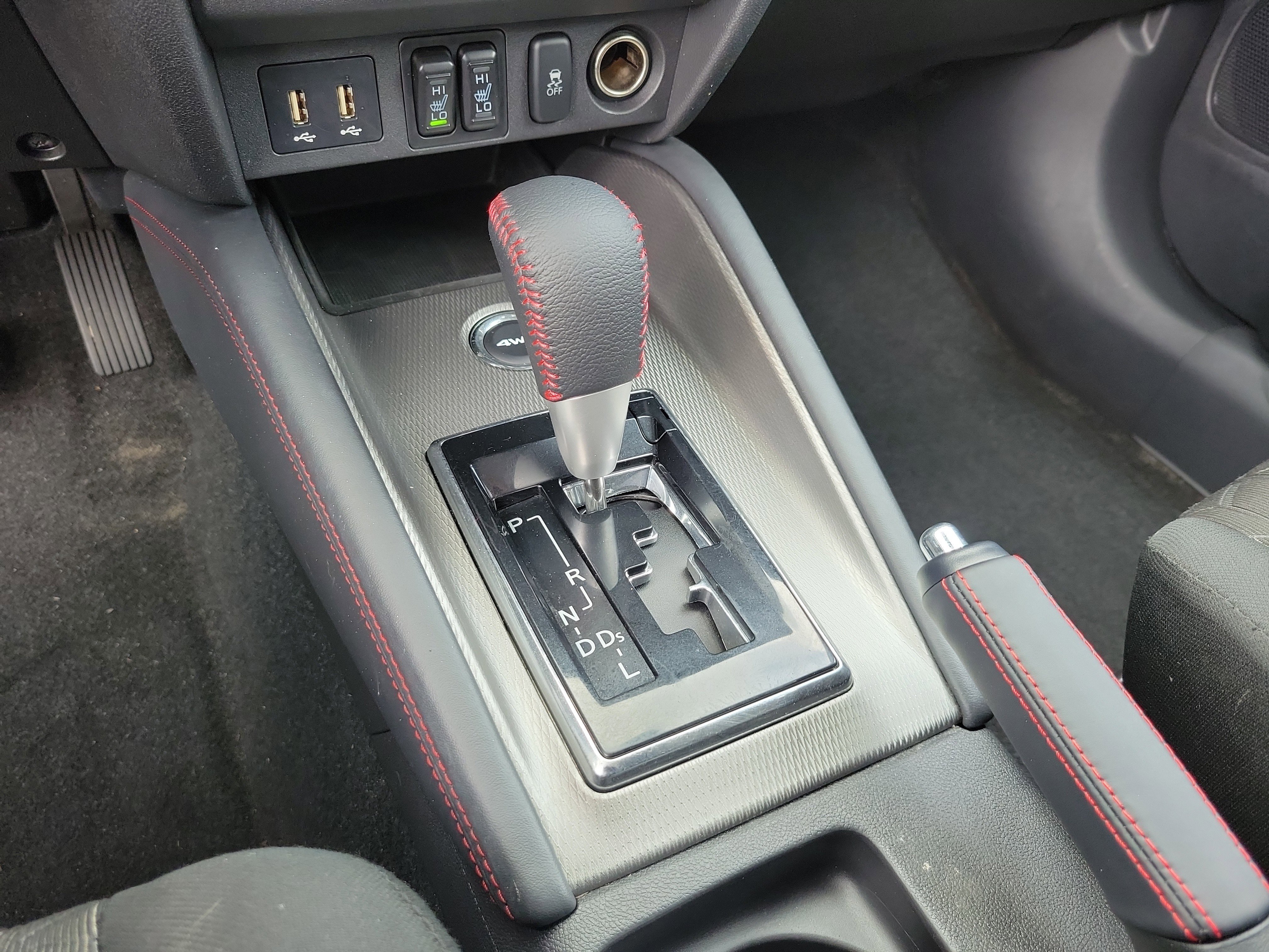 Used 2025 Mitsubishi Outlander Sport LE AWD/4WD image 25