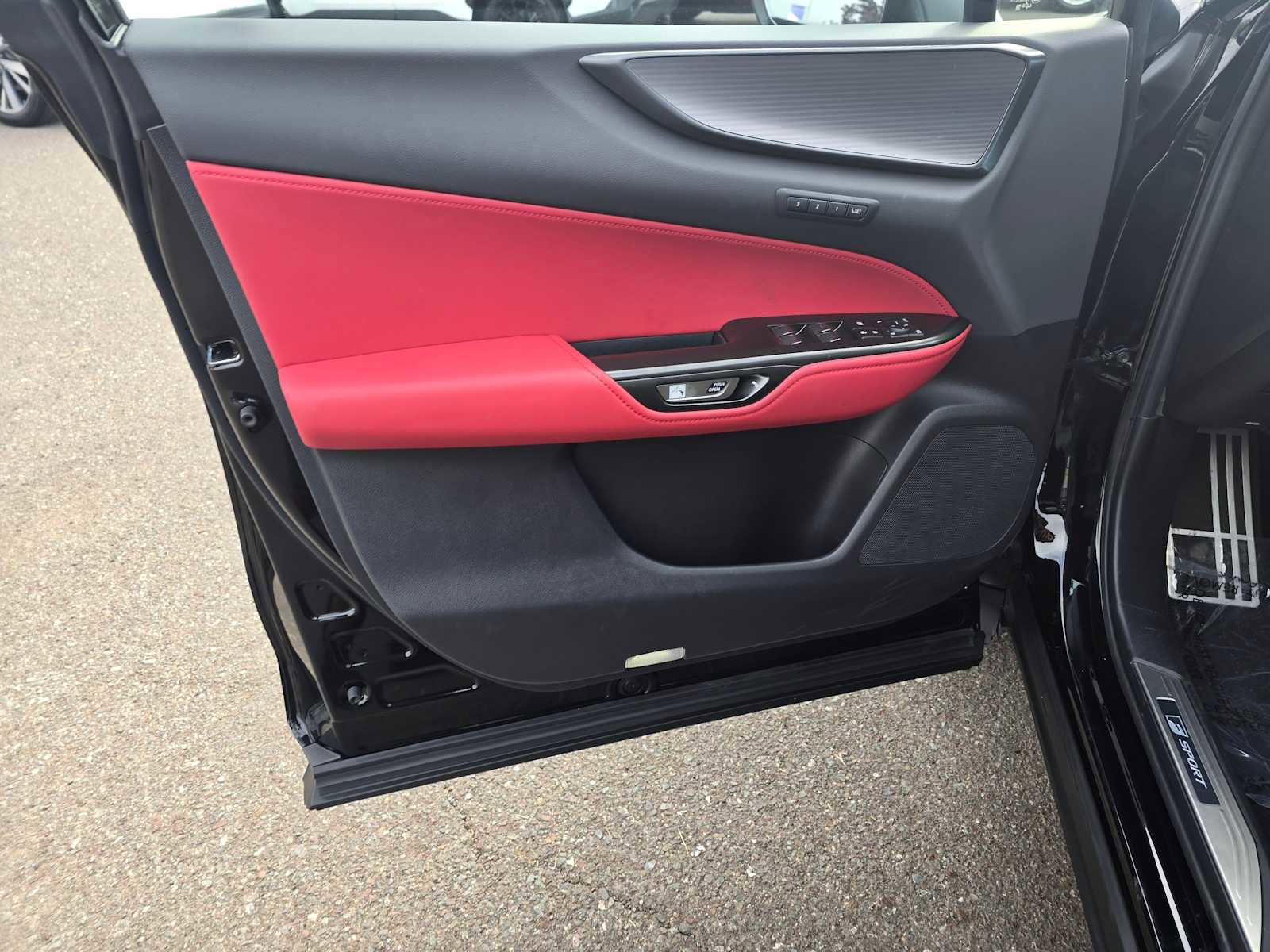 Used 2024 Lexus NX 450h+ F Sport image 23