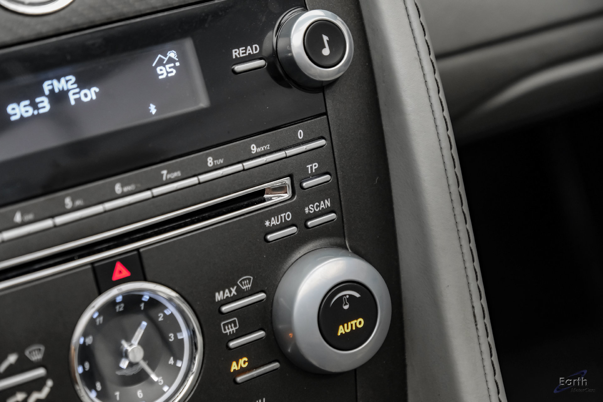 Used 2015 Aston Martin V8 Vantage GT RWD image 83