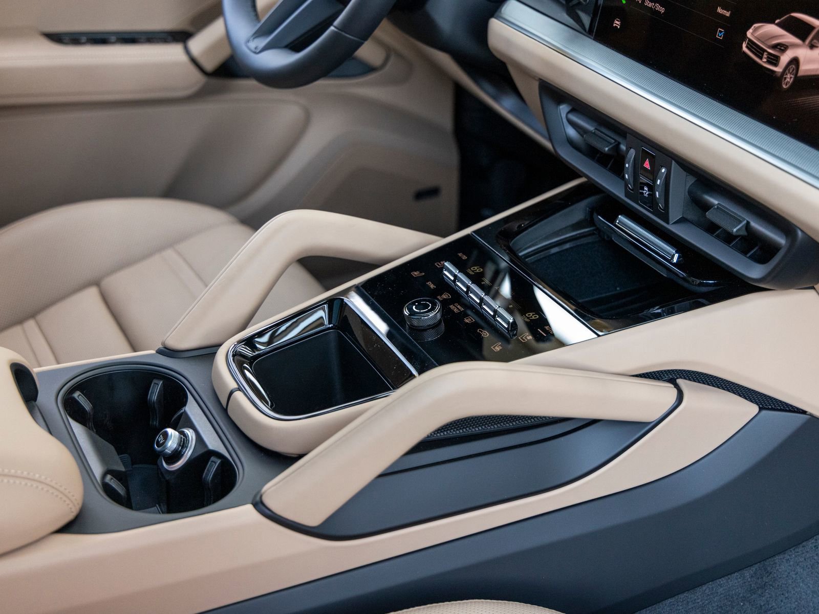 New 2025 Porsche Cayenne S AWD/4WD image 54