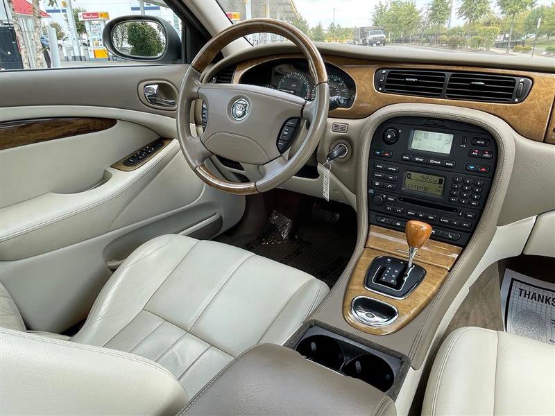 Used 2004 Jaguar S-TYPE 3.0 image 9