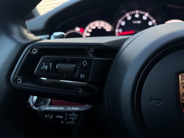 Certified 2023 Porsche Panamera Platinum Edition image 17