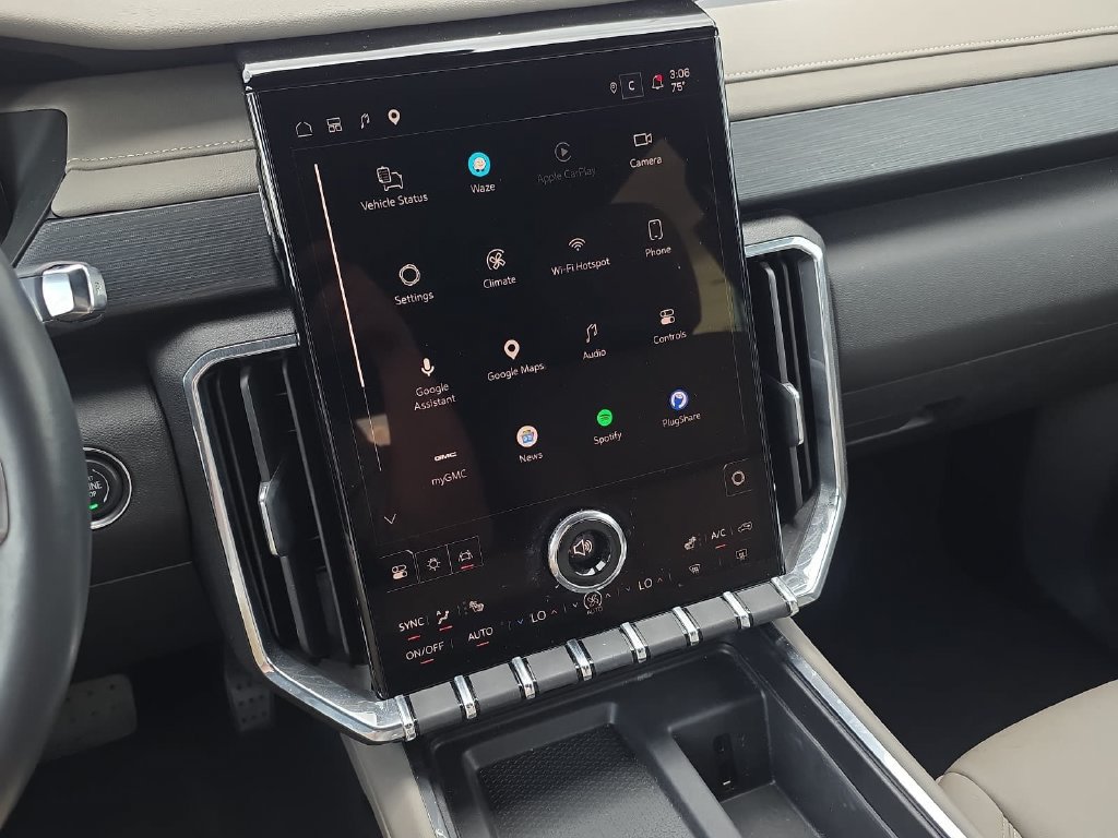Used 2024 GMC Acadia Elevation w/ Luxury Package FWD image 19