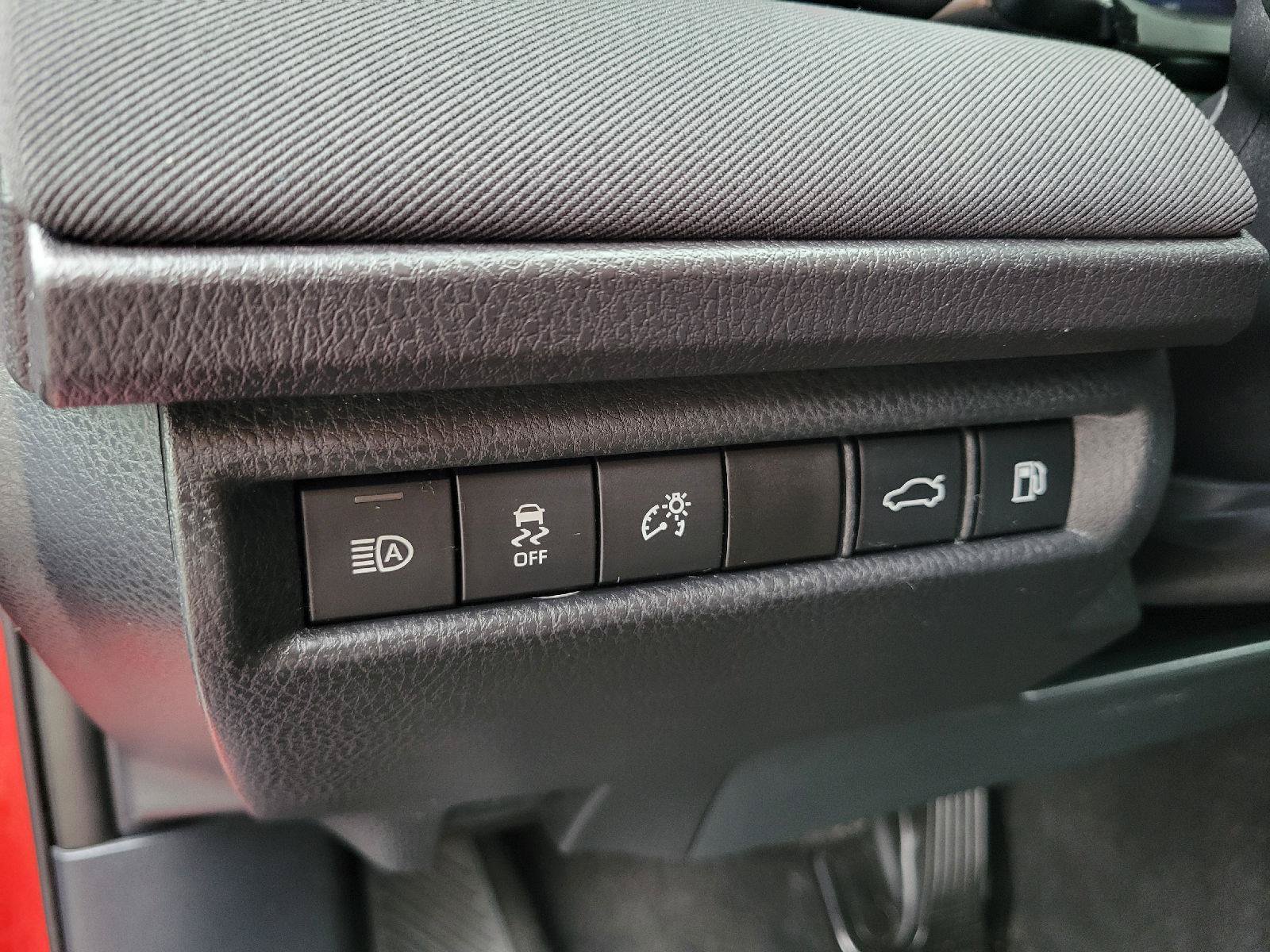 Used 2025 Toyota Camry LE FWD image 9