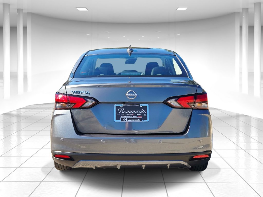Used 2025 Nissan Versa SV w/ Trunk Package FWD image 4