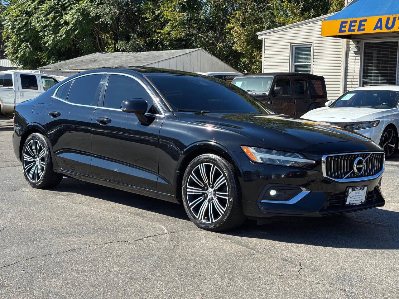 Used 2019 Volvo S60 T5 Inscription FWD image 2