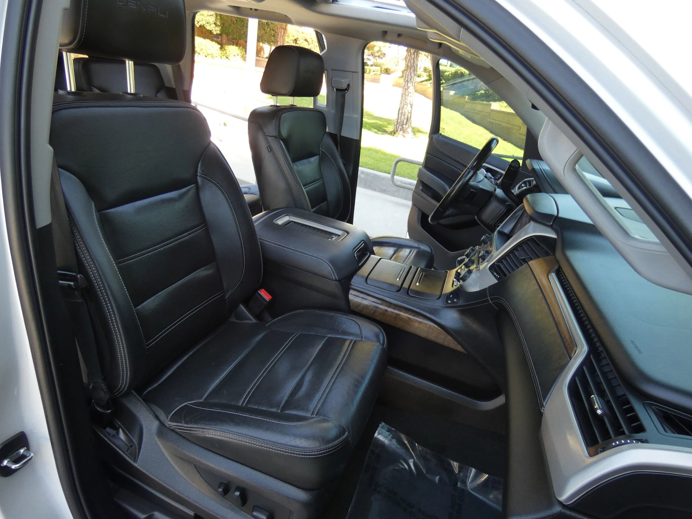 Used 2018 GMC Yukon Denali w/ Denali Ultimate Package image 34