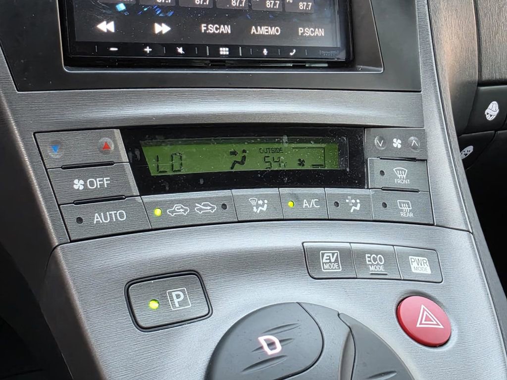 Used 2012 Toyota Prius Two image 17