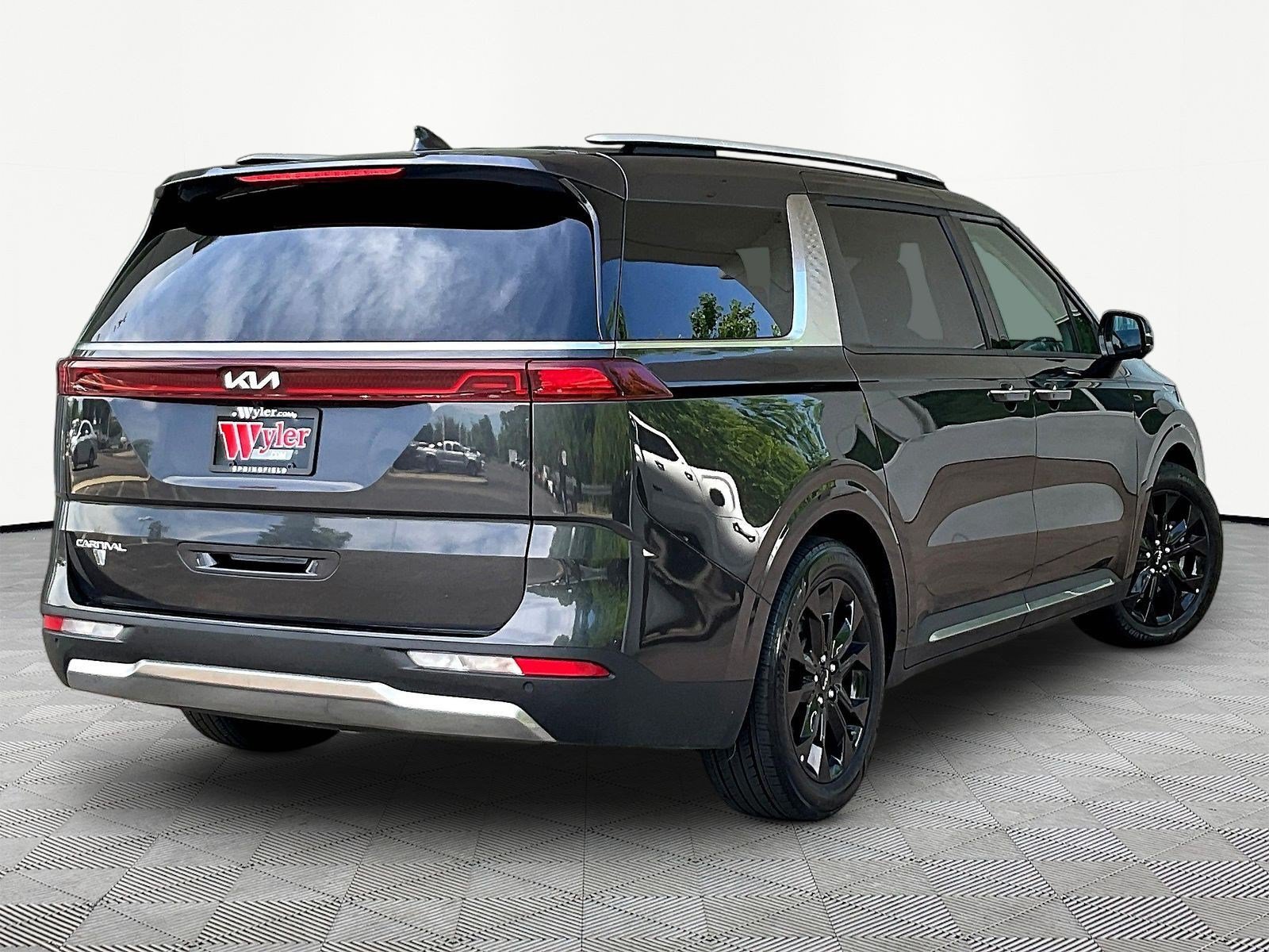 Used 2024 Kia Carnival SX Prestige FWD image 6