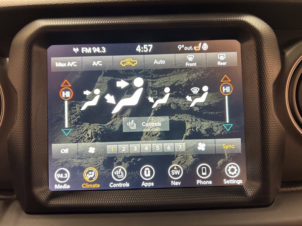 Used 2023 Jeep Gladiator Willys image 23