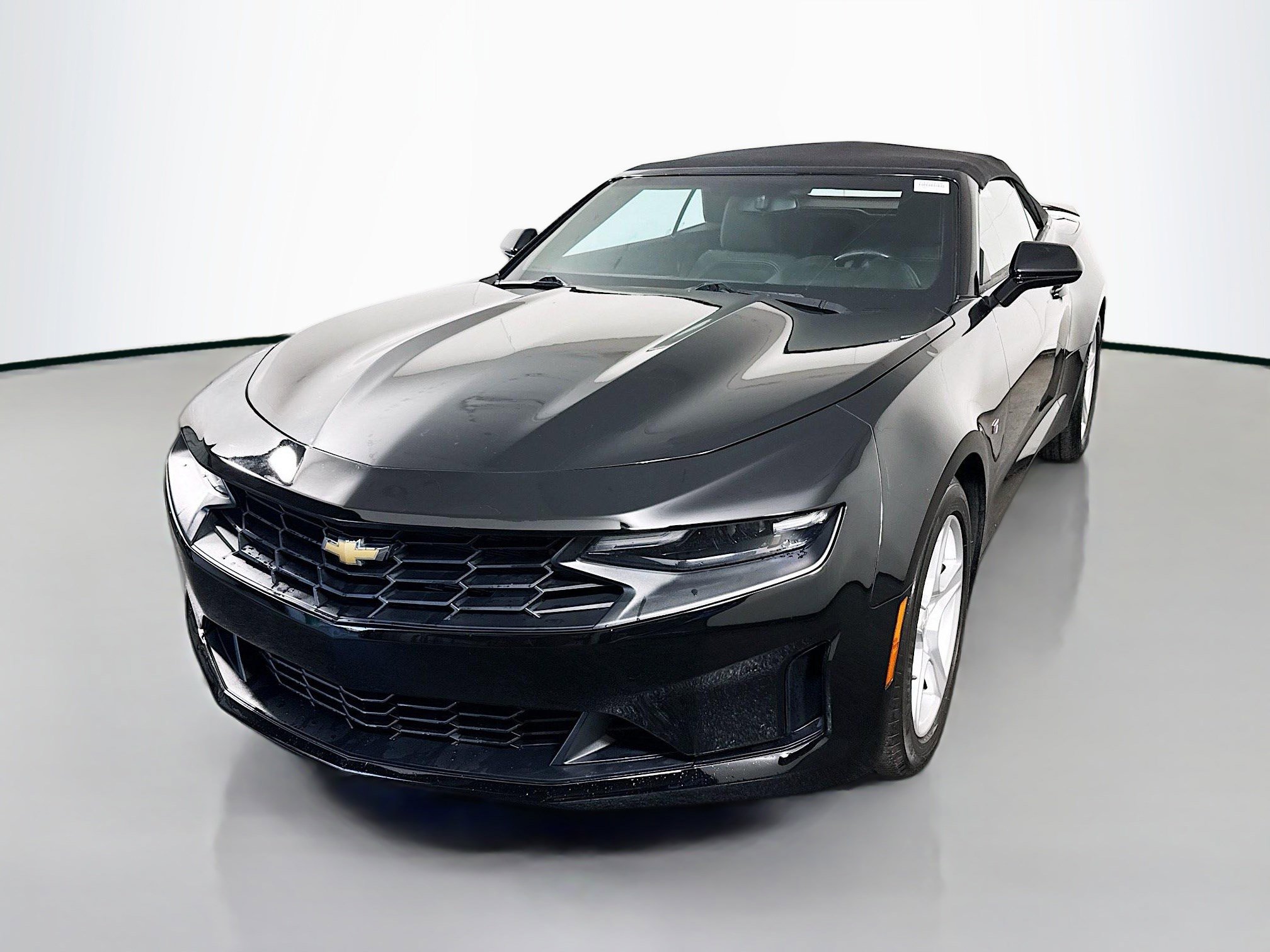 Used 2019 Chevrolet Camaro LT image 4