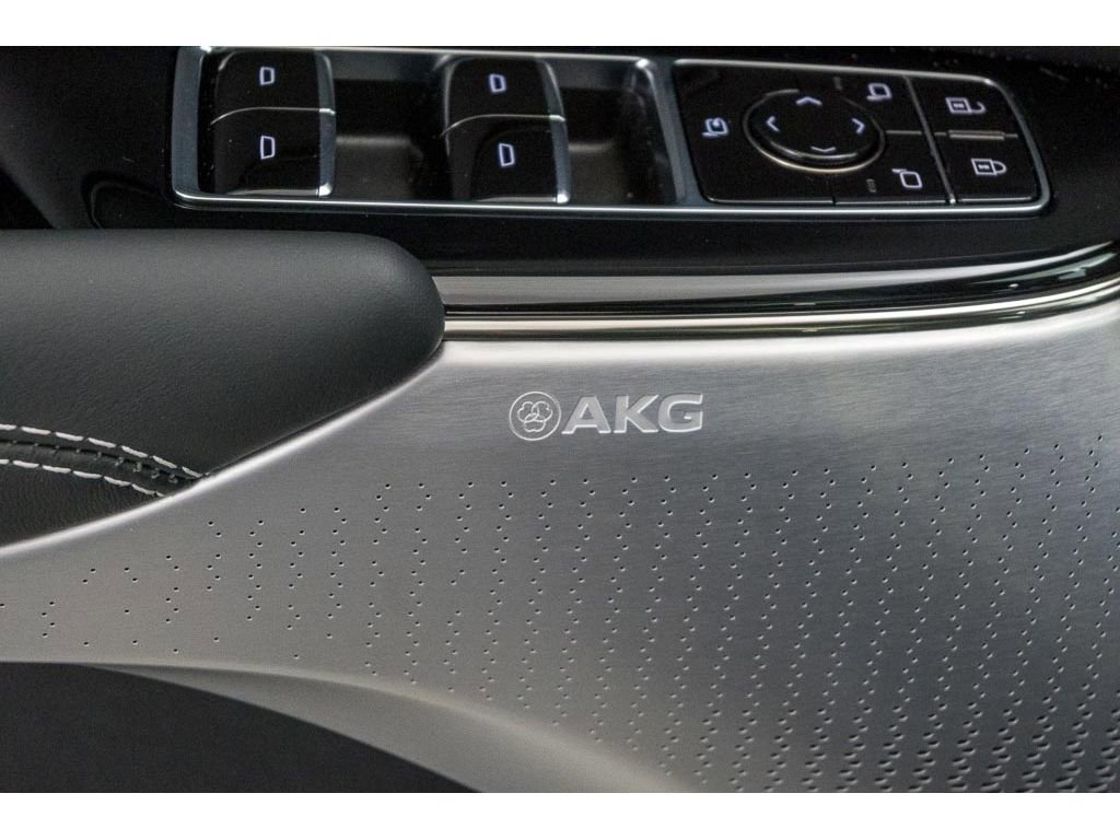 New 2026 Cadillac Lyriq V w/ Exterior Carbon Fiber Package image 18