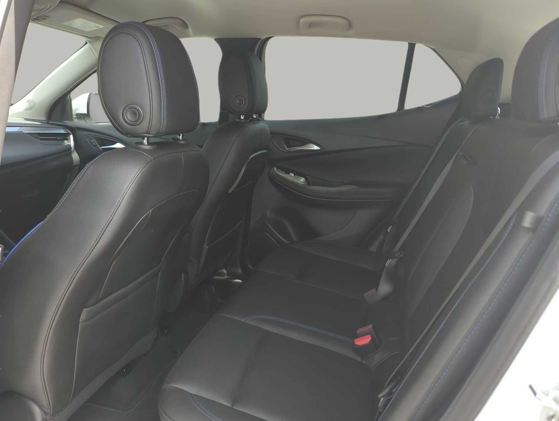 Used 2025 Buick Encore GX Sport Touring w/ Advanced Technology Package image 51