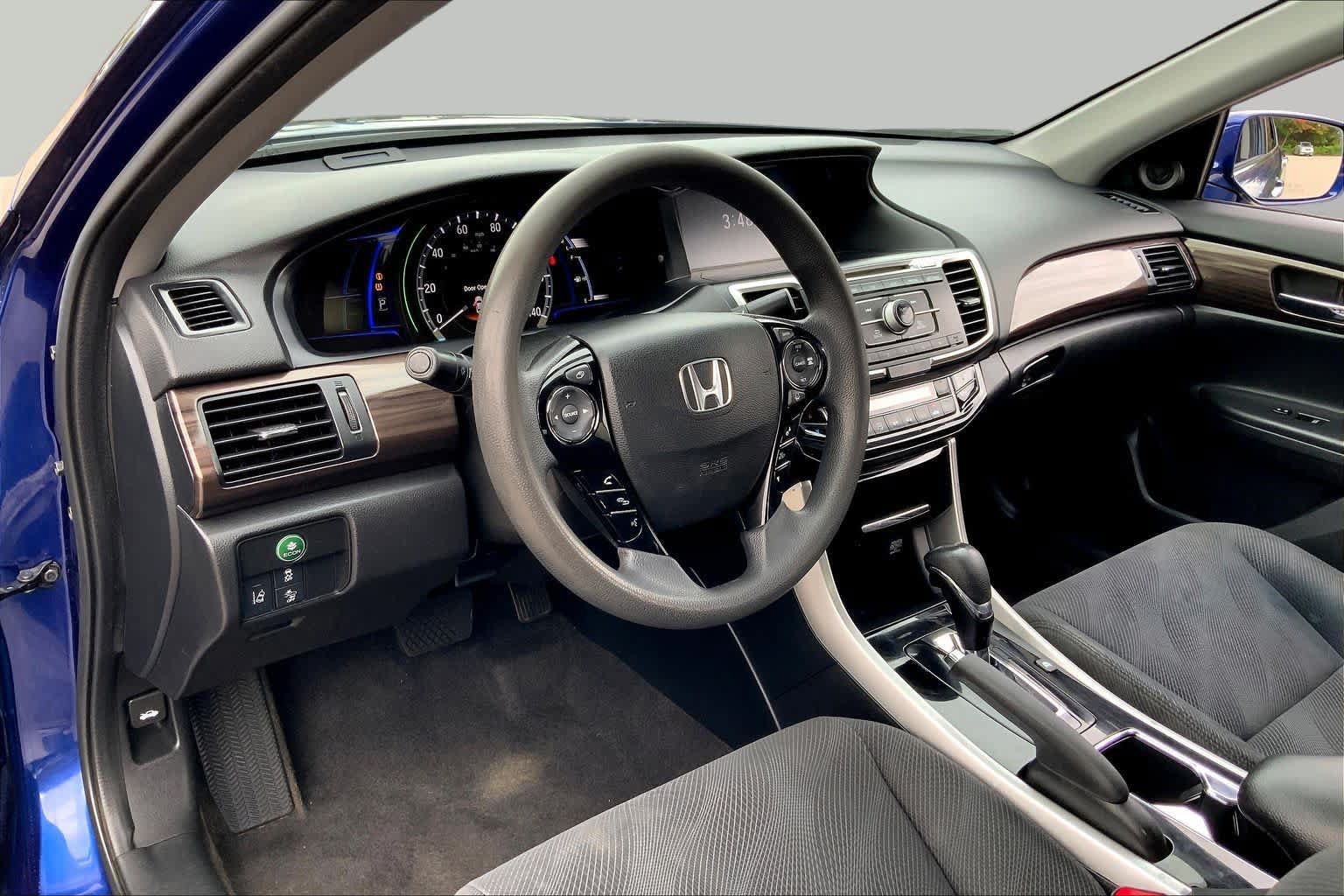 Used 2017 Honda Accord Hybrid Sedan image 18
