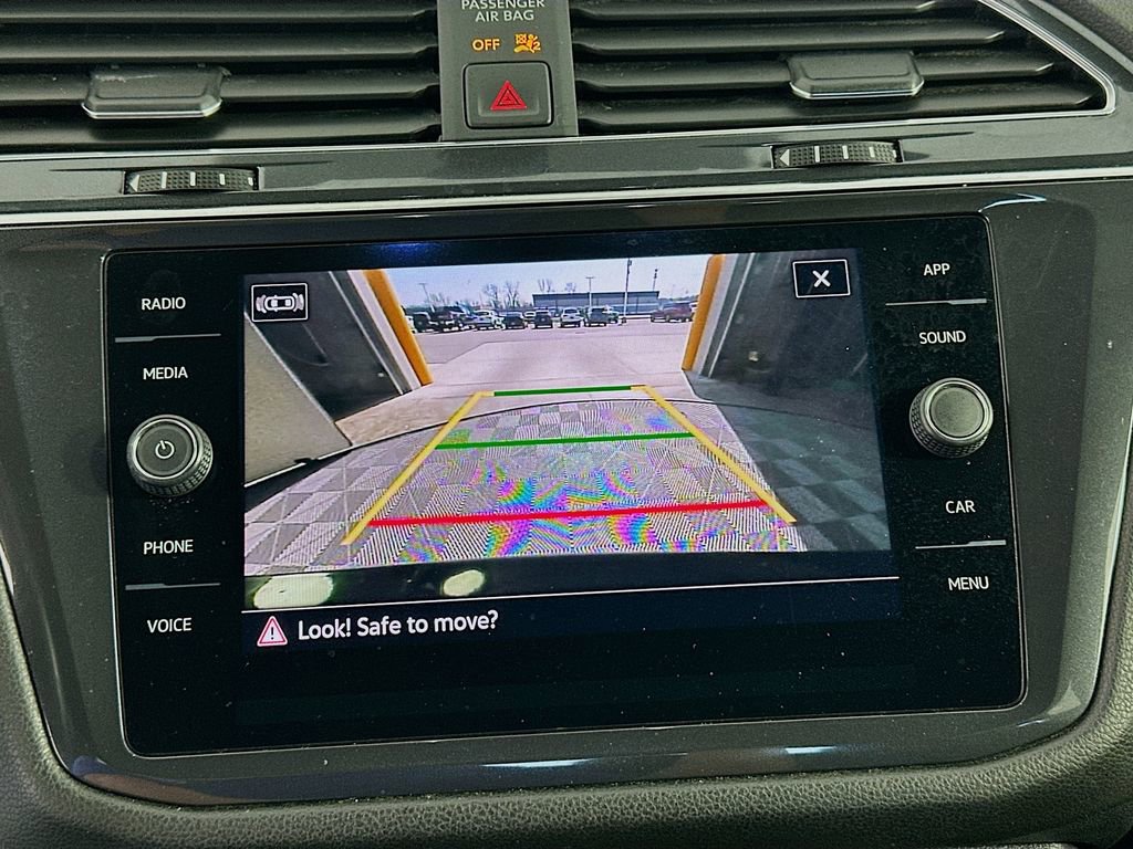 Used 2021 Volkswagen Tiguan SE R-Line image 13