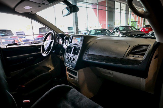Used 2019 Dodge Grand Caravan SE FWD image 25