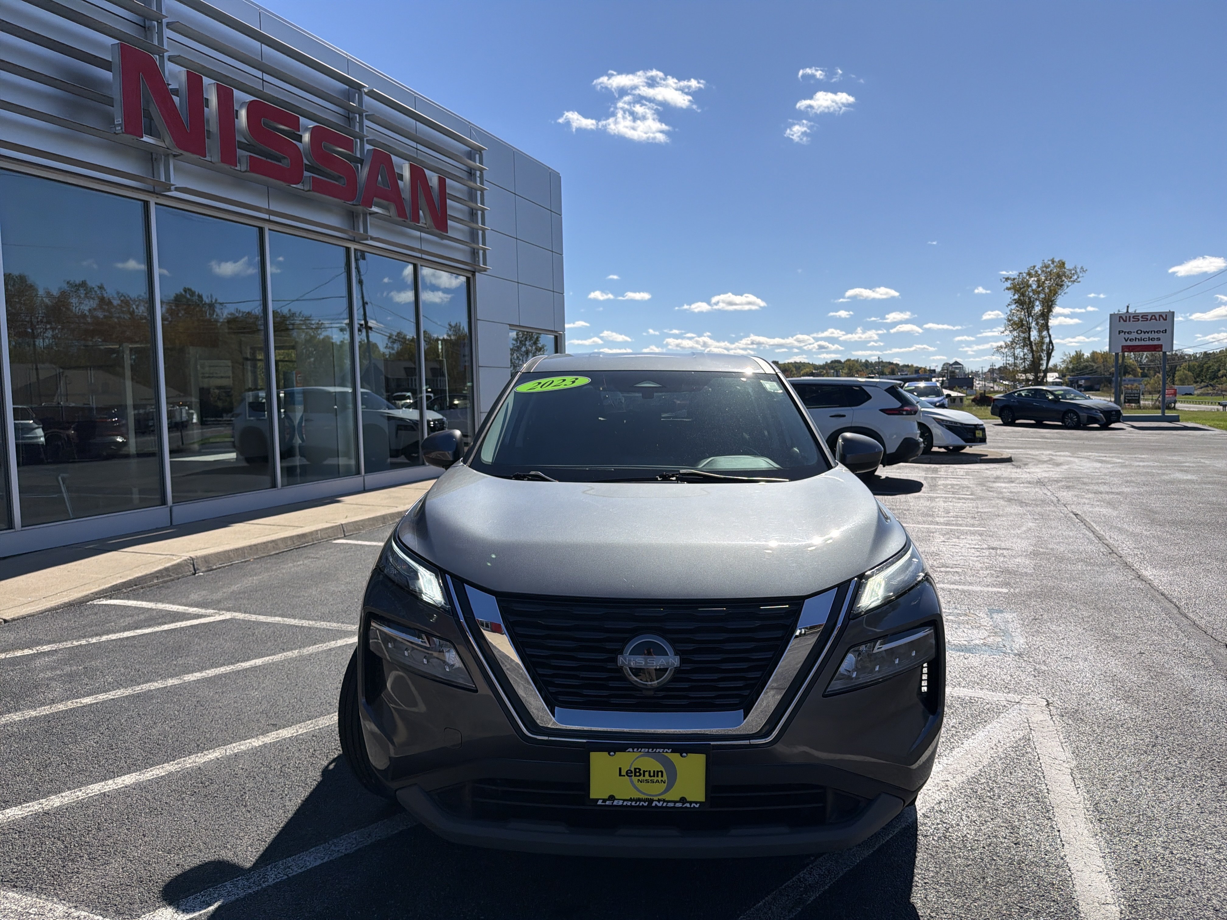 Used 2023 Nissan Rogue SV AWD/4WD image 18