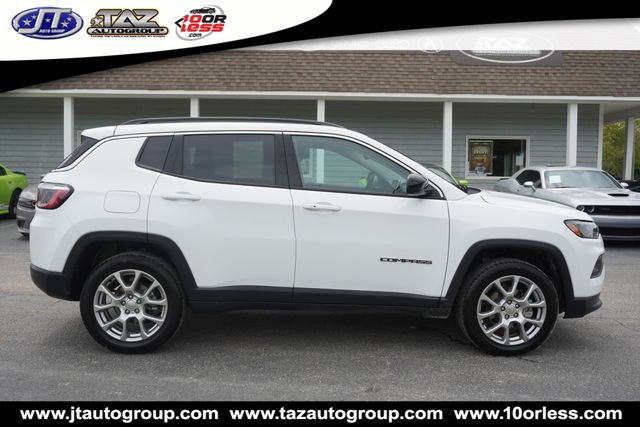 Used 2022 Jeep Compass Latitude AWD/4WD image 2