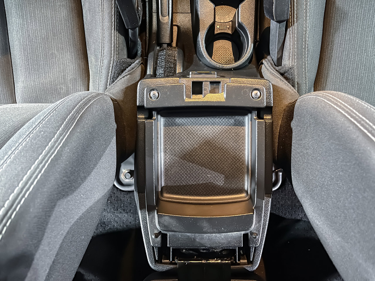 Used 2018 Jeep Wrangler Unlimited Sahara image 27