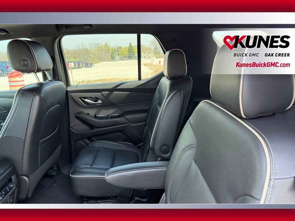 Used 2022 Chevrolet Traverse Premier w/ Redline Edition AWD/4WD image 6