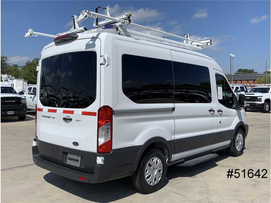 Used 2018 Ford Transit 150 XLT image 2