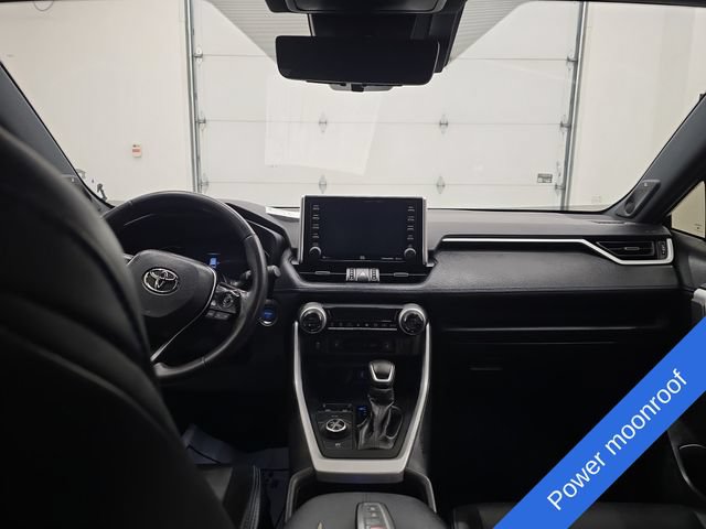 Used 2021 Toyota RAV4 XSE w/ XSE Grade Weather Package AWD/4WD image 13