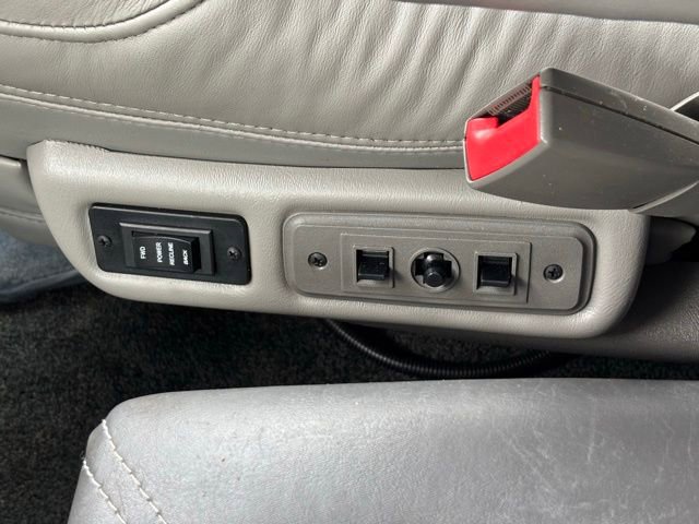 Used 2020 GMC Savana 2500 Extended w/ Enhanced Convenience Package RWD image 35
