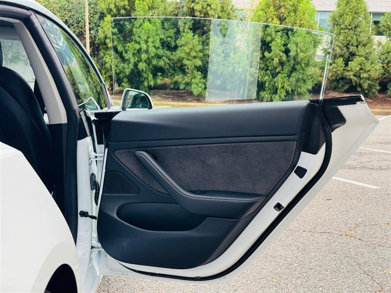 Used 2018 Tesla Model 3 image 18