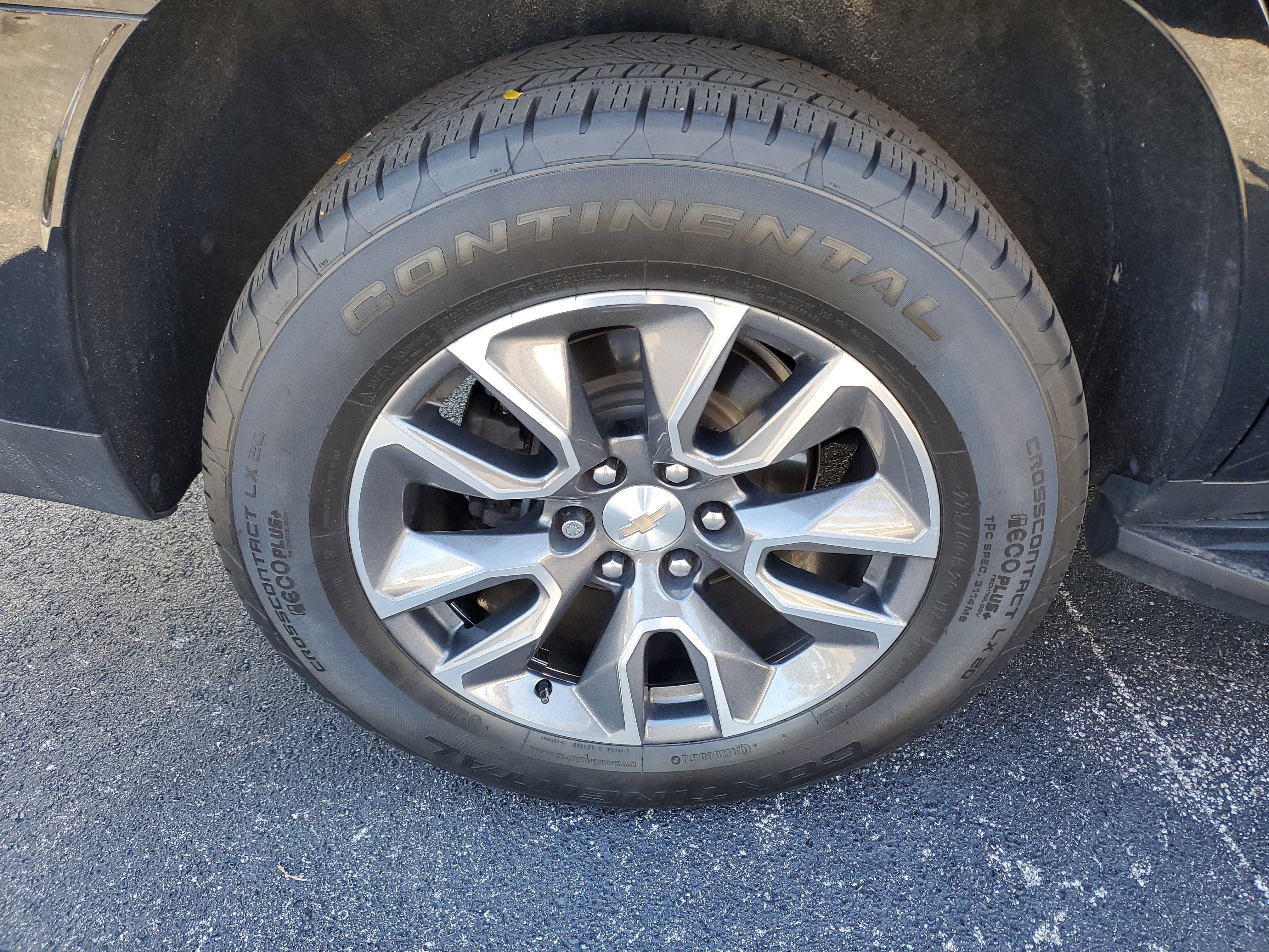 Used 2022 Chevrolet Tahoe LT w/ LT Signature Package image 2