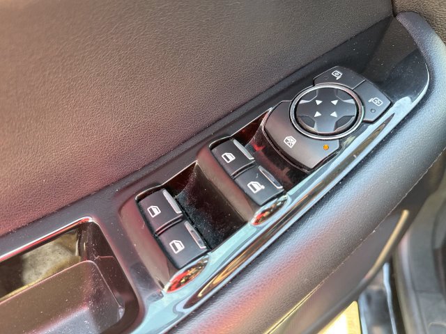 Used 2018 Ford Edge SEL w/ Equipment Group 201A FWD image 13