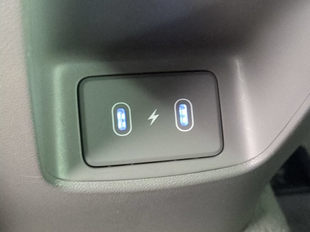 Used 2024 Hyundai Elantra SEL FWD image 15