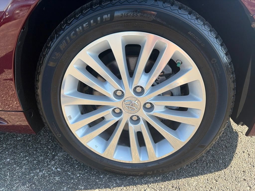 Used 2015 Toyota Avalon Limited w/ Technology Package FWD image 9
