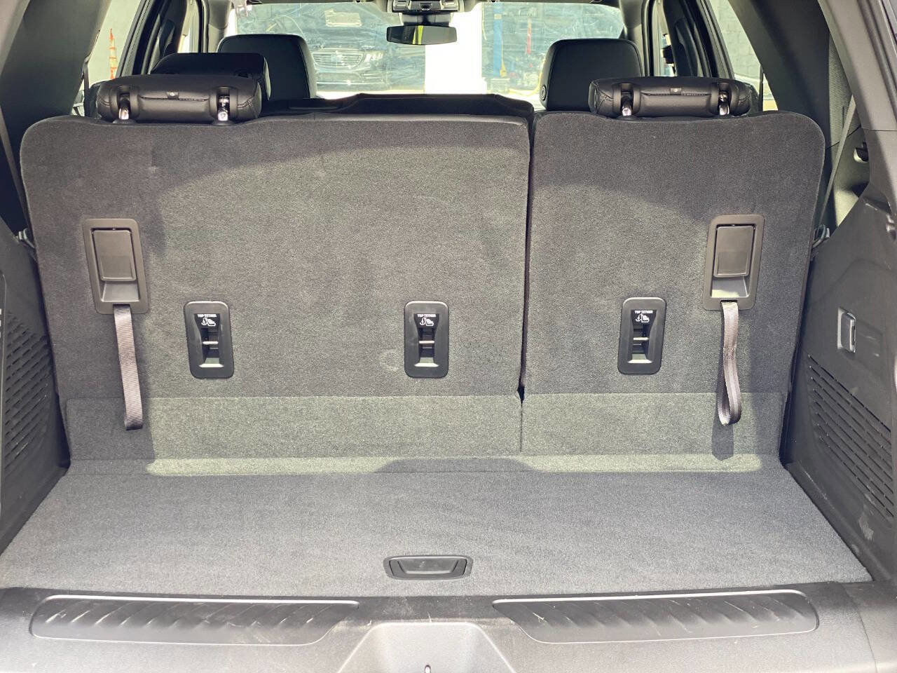 Used 2025 Chevrolet Tahoe LT image 9