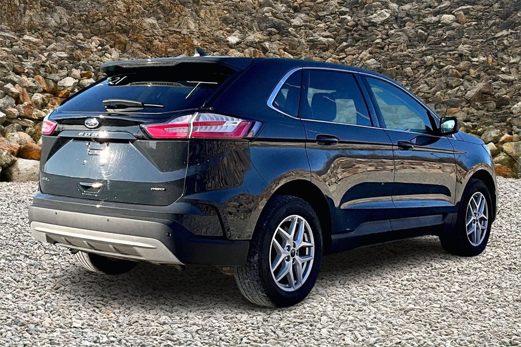 Used 2021 Ford Edge SEL image 2