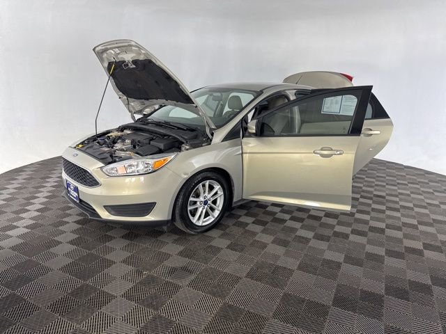 Used 2015 Ford Focus SE w/ SE Cold Weather Package image 11