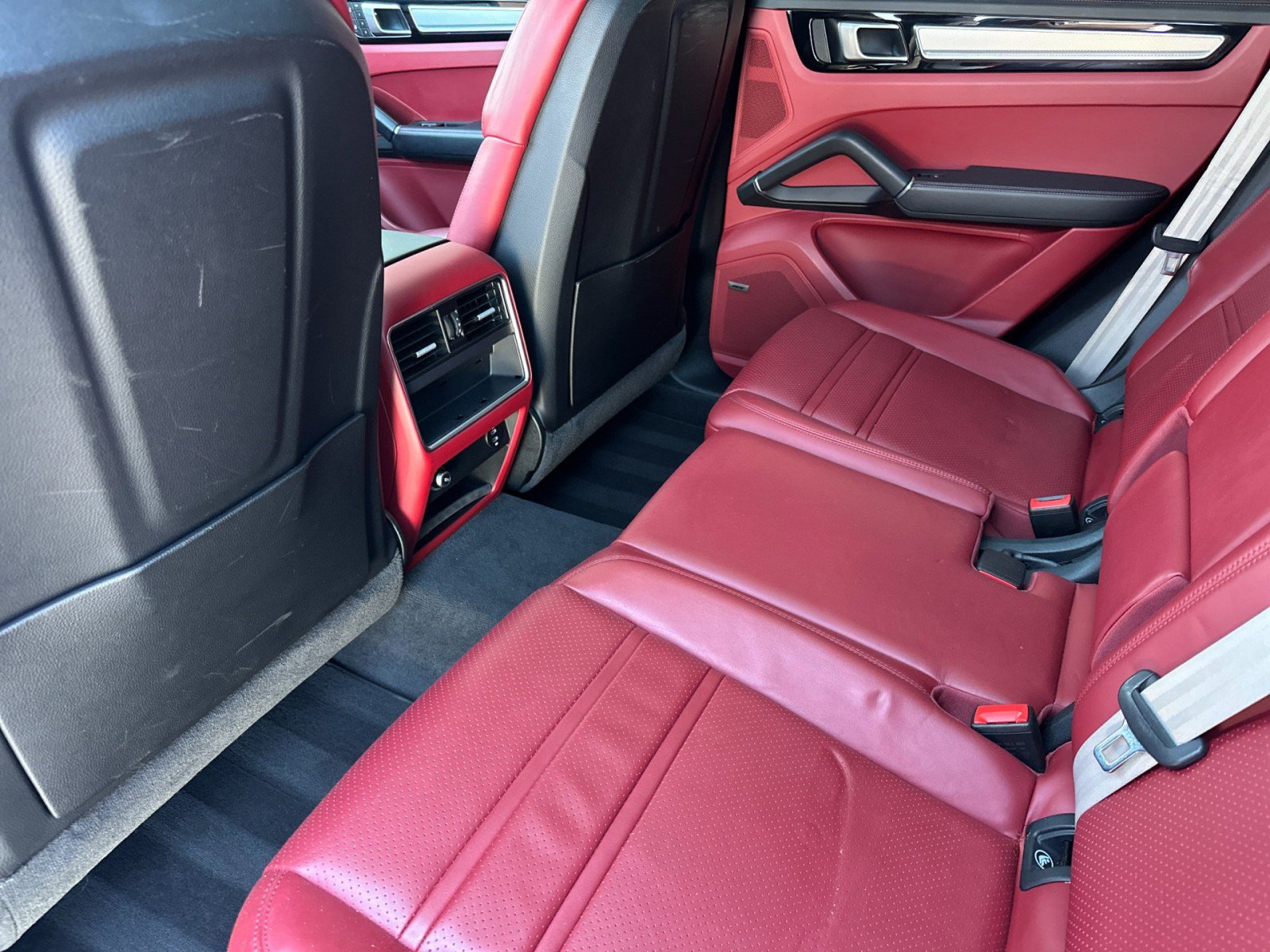 Used 2023 Porsche Cayenne Platinum Edition AWD/4WD image 13