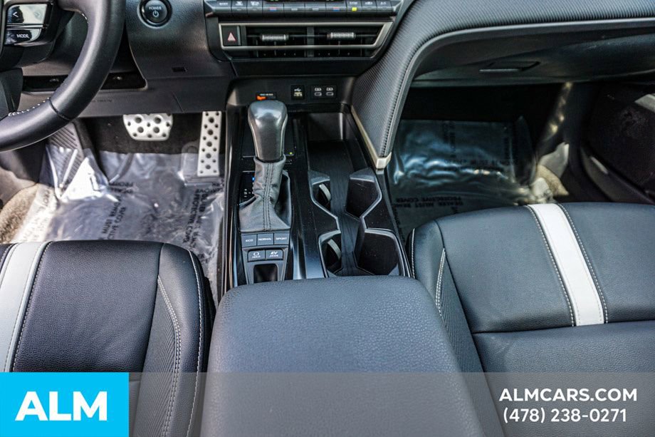 Used 2025 Toyota Camry SE image 38