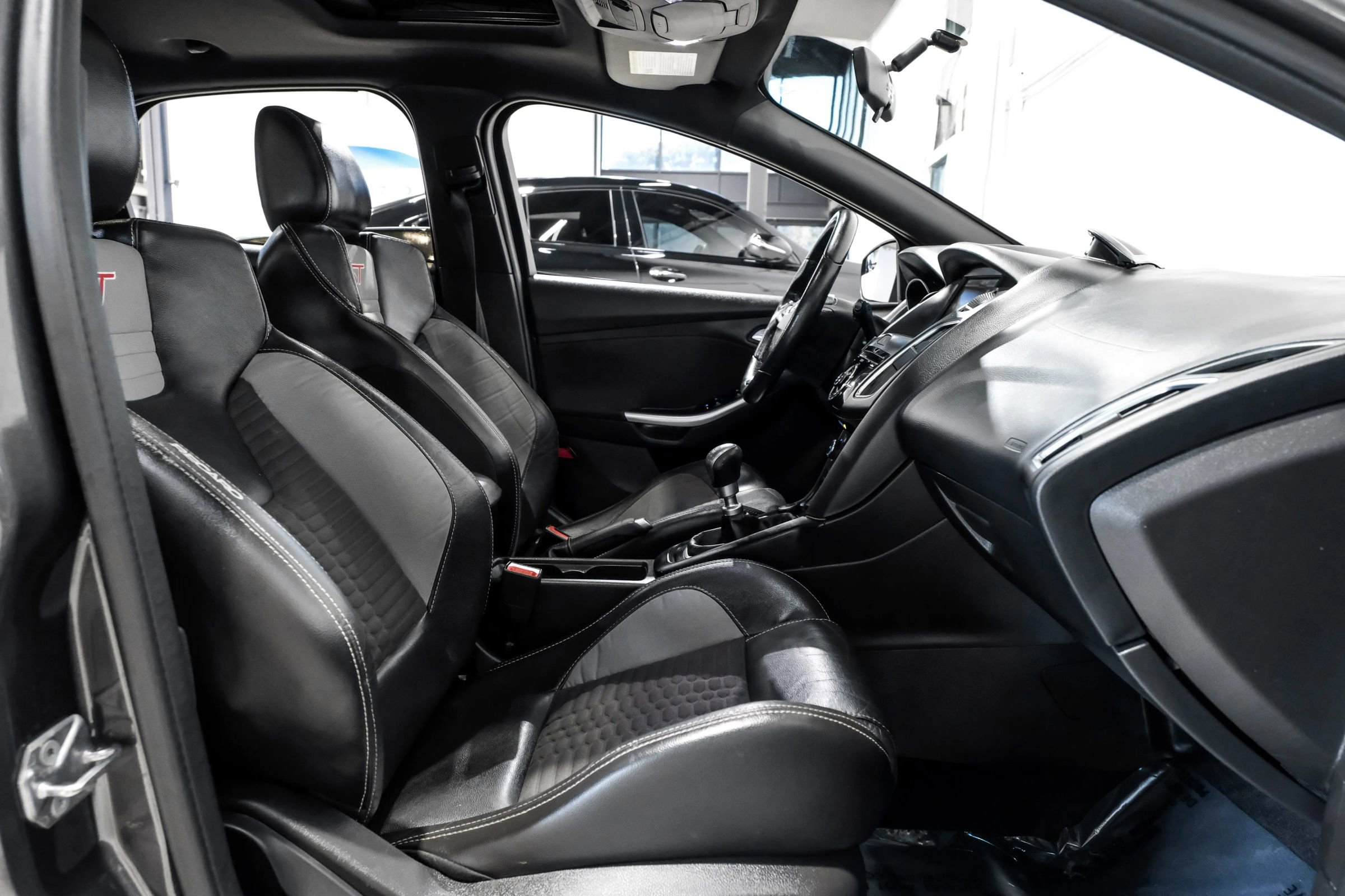 Used 2015 Ford Focus ST w/ Equipment Group 401A image 41