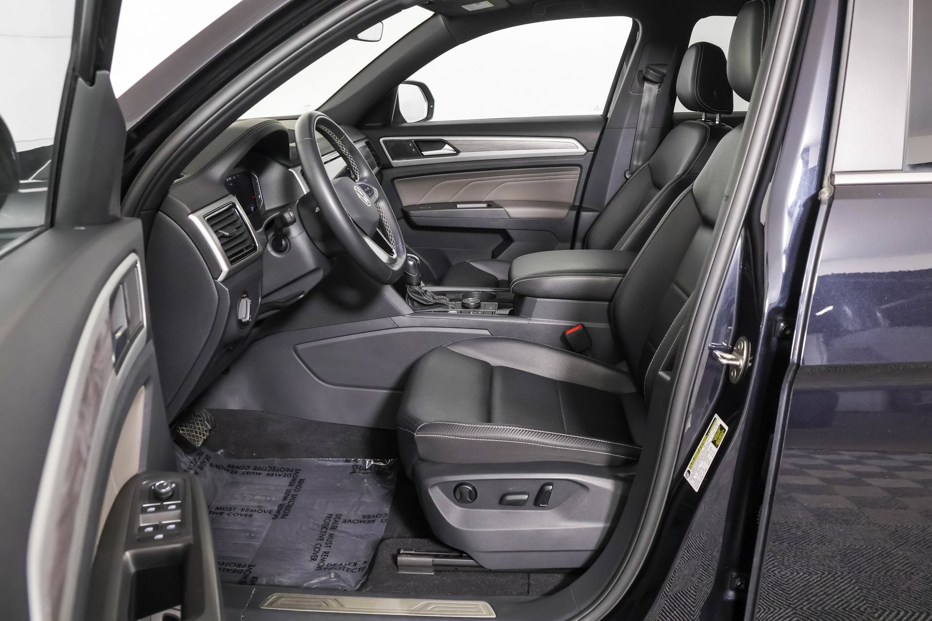 Used 2023 Volkswagen Atlas Cross Sport SE w/ Black Wheel Package AWD/4WD image 7