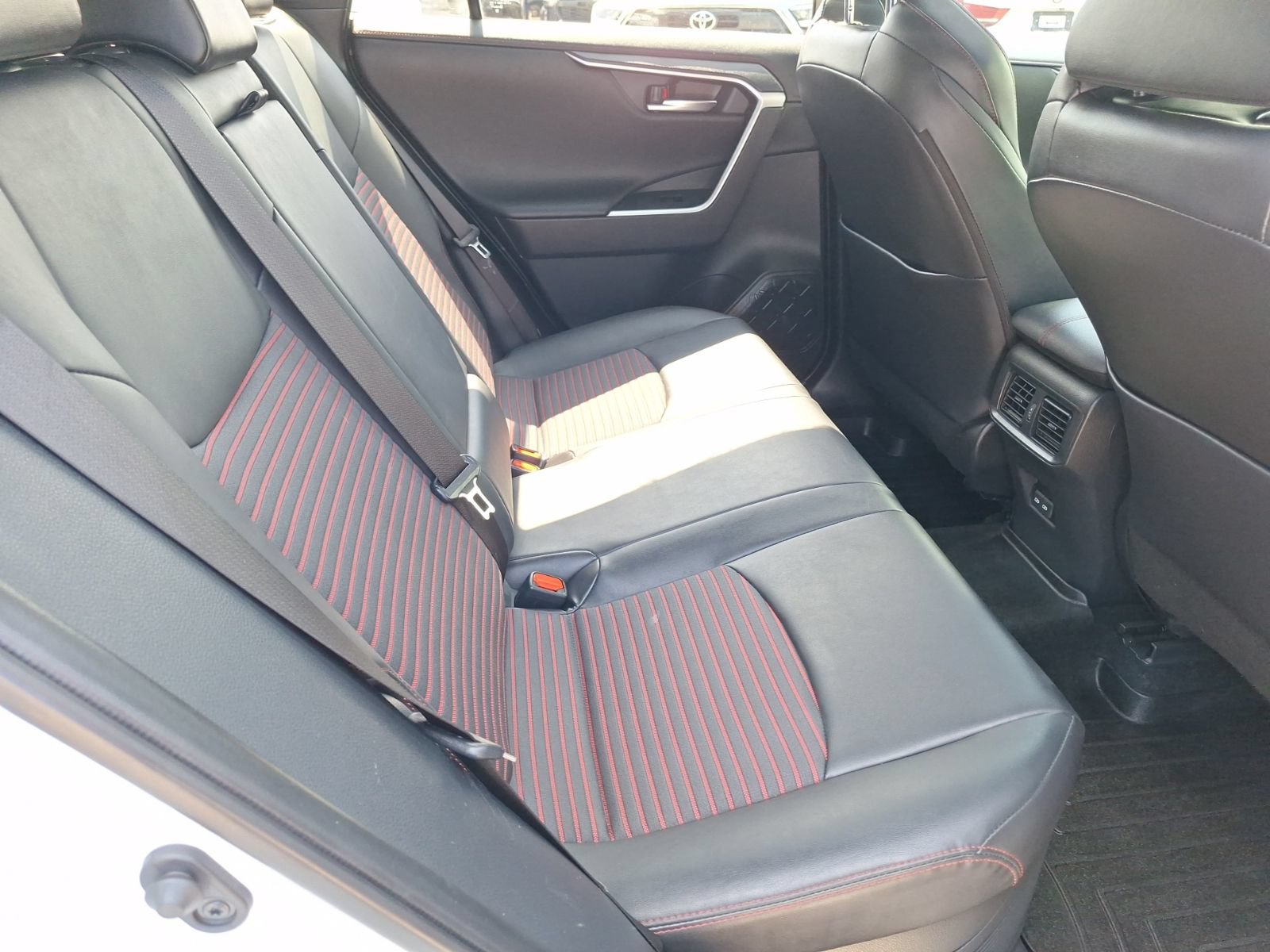 Used 2022 Toyota RAV4 XSE AWD/4WD image 33