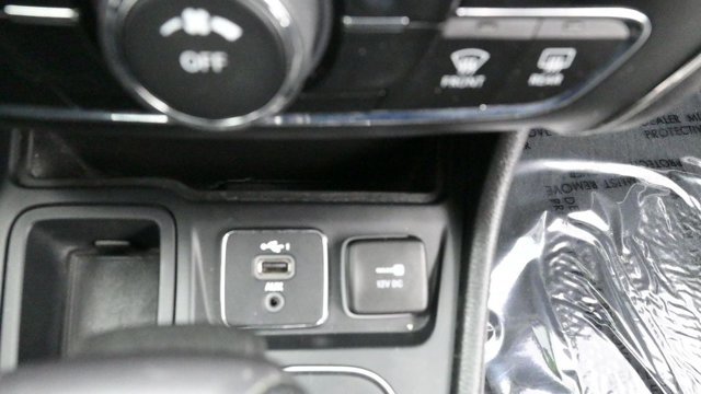 Used 2020 Jeep Cherokee Latitude FWD image 23