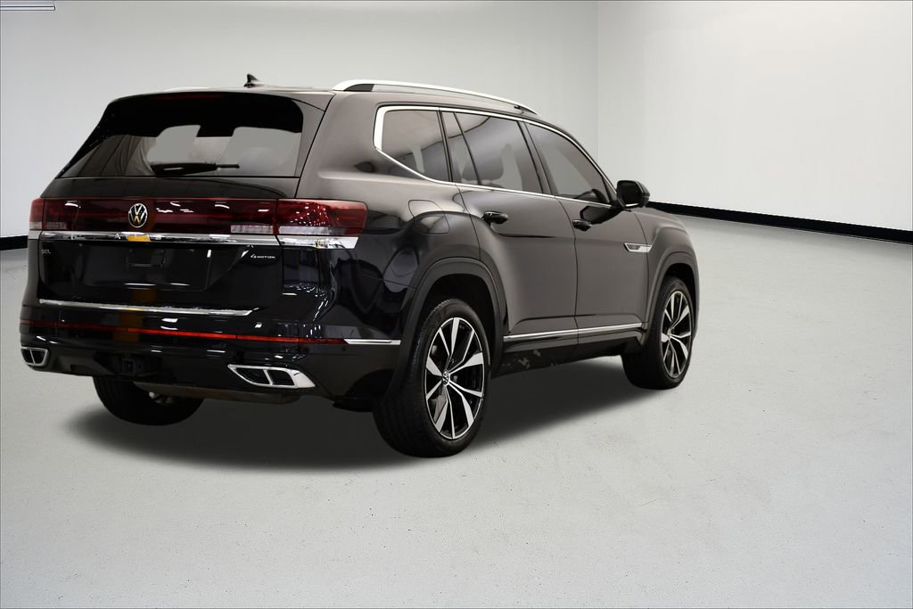 Used 2024 Volkswagen Atlas SEL Premium R-Line image 5