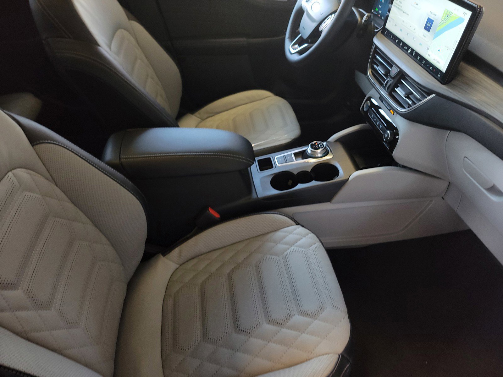 New 2024 Ford Escape SE w/ PHEV Premium Package image 15