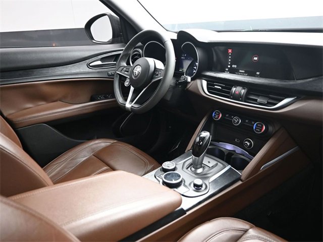 Used 2019 Alfa Romeo Stelvio Sprint w/ Nero Edizione image 21