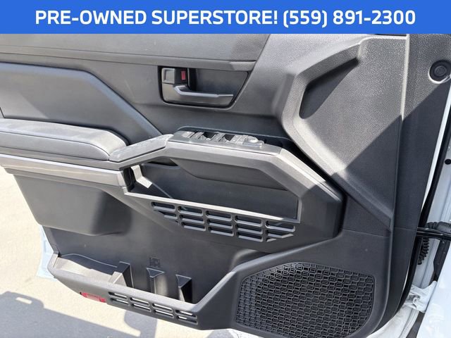 Used 2026 Toyota Tacoma SR5 AWD/4WD image 12