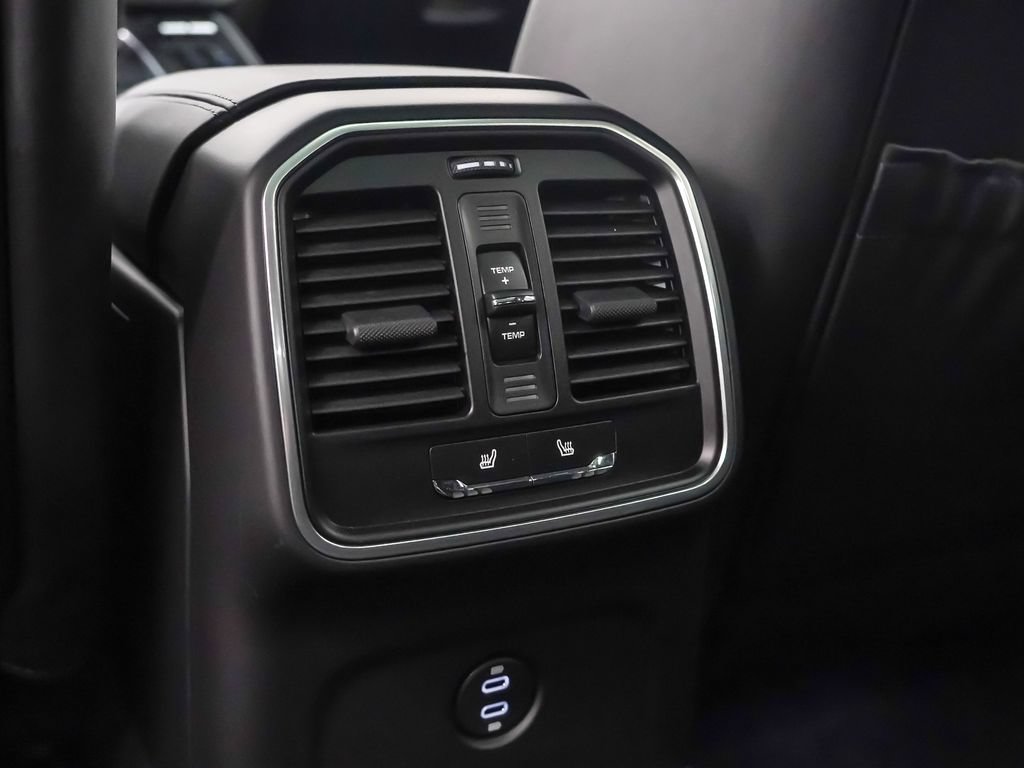 Certified 2026 Porsche Macan Turbo AWD/4WD image 20