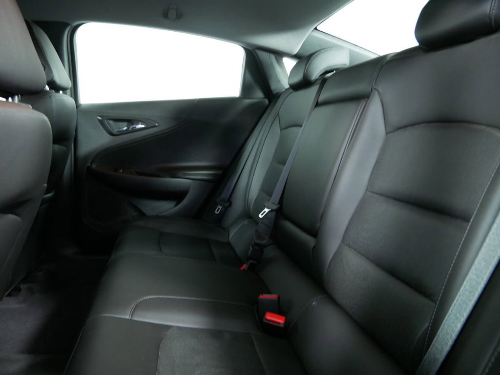 Used 2018 Chevrolet Malibu Premier w/ Driver Confidence Package image 16